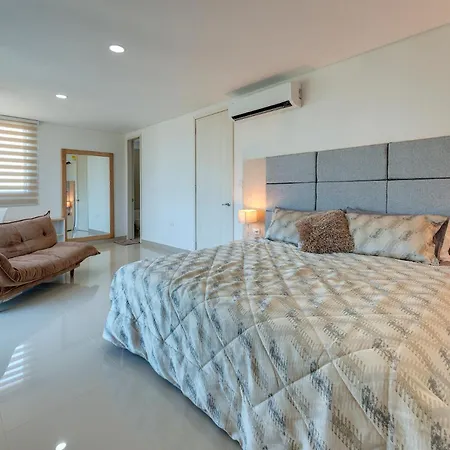 La Frontier Luxury Penthouse *